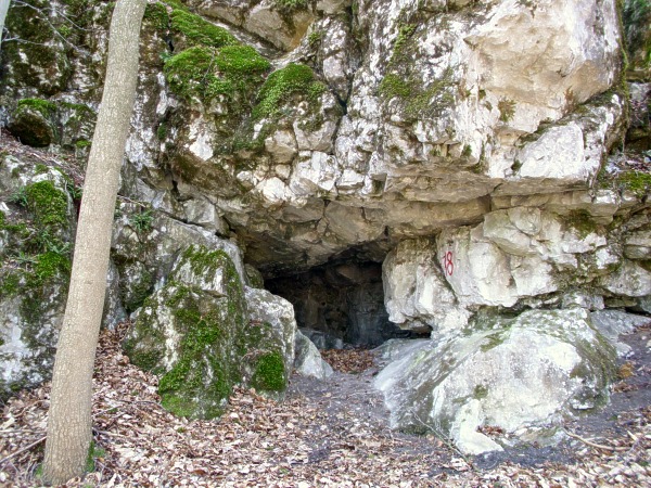 Jeskyn -18 - vstup
