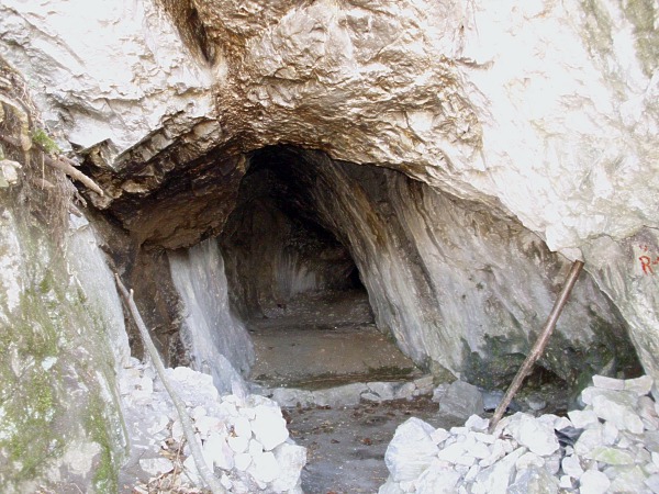 Kova jeskyn - vstup