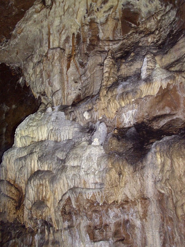 Star Ochozsk jeskyn - sintrov kaskda