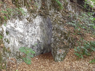 Jeskyn . 1233 - vstup