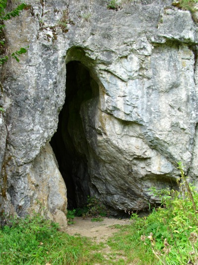 Portl jeskyn S oky nedaleko Ostrova u Macochy