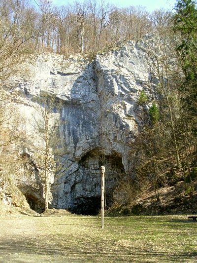 B skla - prostranstv ped jeskyn